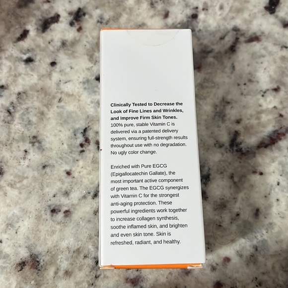 BeautyStat Cosmetics
Universal C Skin Refiner - full size - 30 ml / 1 fl oz - Picture 3 of 7